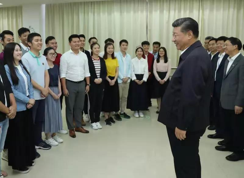 /ueditor/image/2018/10/26/e1eb8feeb4bd5d2088e74d0b7a9683e1.jpg 习近平:高举新时代改革开放旗帜 把改革开放不断推向深入6.jpg