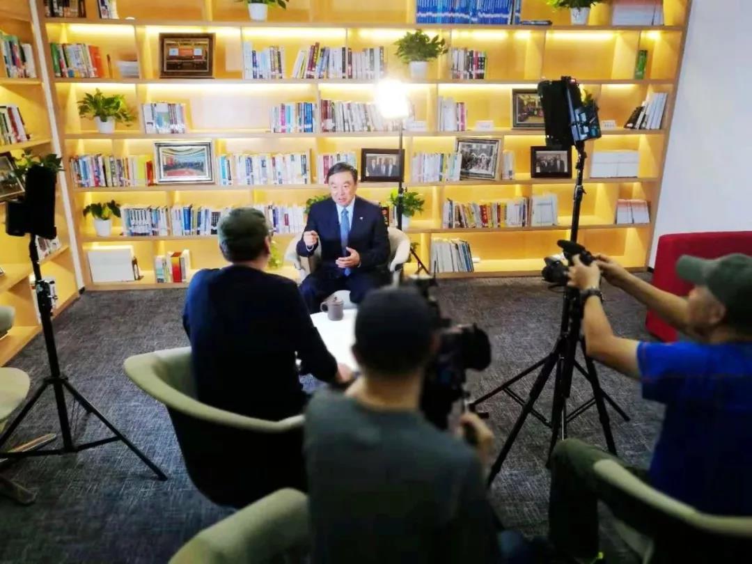 马蔚华主席录制《慈善的力量》纪录片：专业人才让公益事业可持续发展.jpg