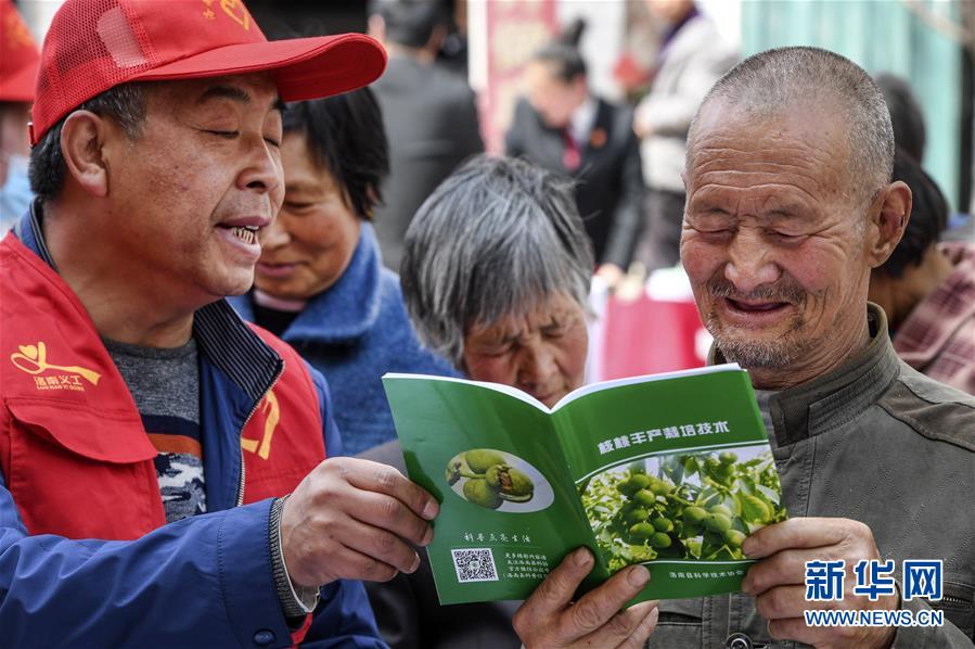 /ueditor/image/2019/04/02/d02127a3269b6424c47500e5a947c68e.jpg “三下乡”春风拂农家.jpg