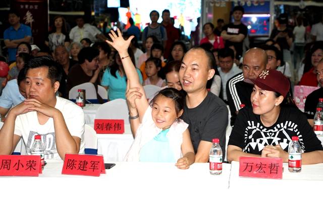 /ueditor/image/2019/06/04/4cb36a1c97e0e71a56fb325a00f06fc1.jpg 2019“365爱在童康”迎“六一”公益活动在京举行15.jpg