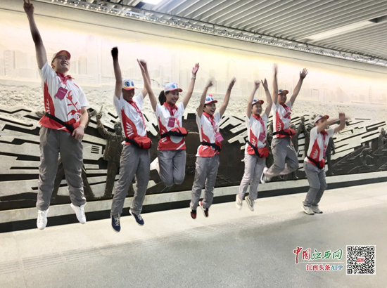 /ueditor/image/2019/07/12/c2eebbae43dc5736358af0795a315e1c.png 公益志愿者用爱点亮南昌真善美.png