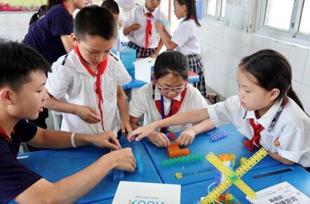 科技点亮梦想 索尼“梦想教室”落户井冈山小学2.jpg